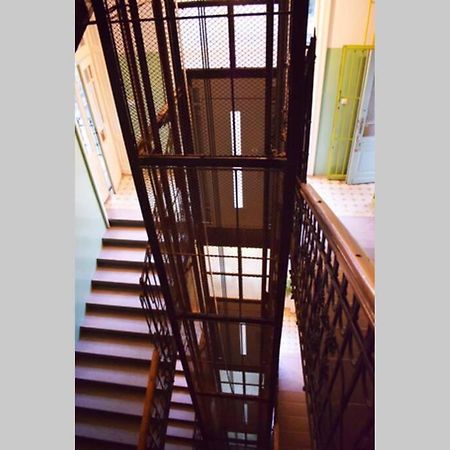 Cosy Apartment Just Next To Parliament Budapest Exteriör bild