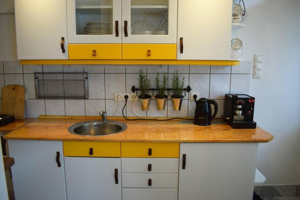Cosy Apartment Just Next To Parliament Budapest Exteriör bild