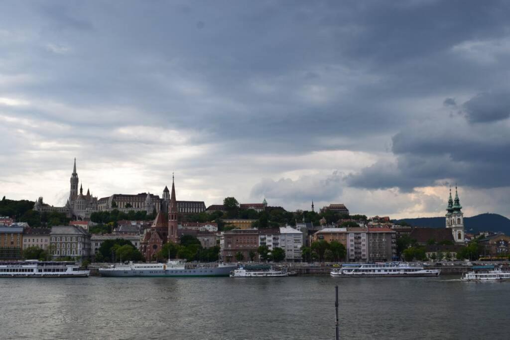Cosy Apartment Just Next To Parliament Budapest Exteriör bild